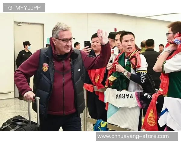 足球明星亲自赠送球衣感人瞬间视频记录球迷热情与梦想